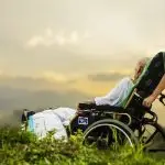 چطور با فرد دارای معلولیت تعامل کنیم؟